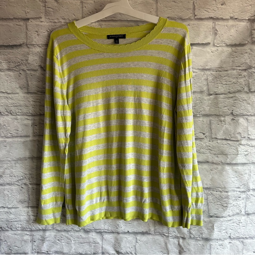 PREOWNED BANANA REPUBLIC GREY LIME GREEN STRIPE SCALLOPED NECK SWEATER WOMENS XL